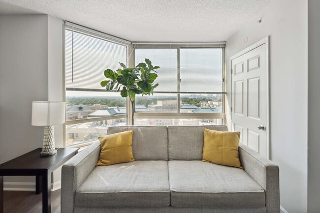 Photo - 901 N Pollard St Unit ID1024659P