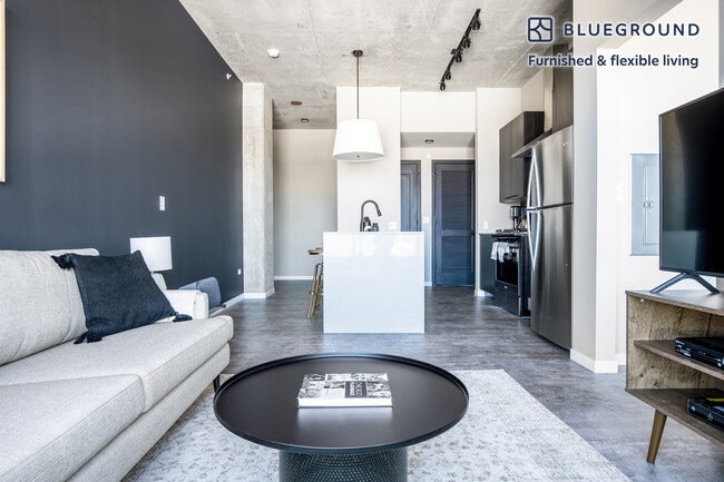 Photo - 939 W Washington Blvd Unit SI FL10-ID294