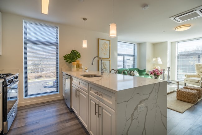 Building Photo - The Westporter