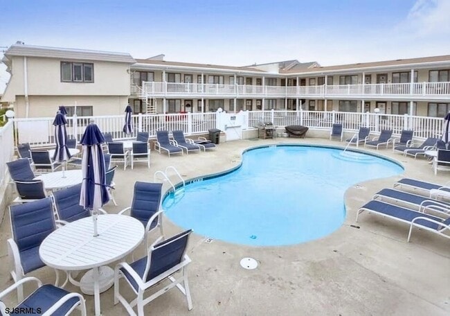 Photo - 9415 Pacific Ave