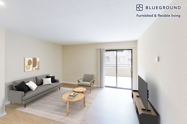 Building Photo - 10024 Paseo Montril Unit SI FL3-ID450A