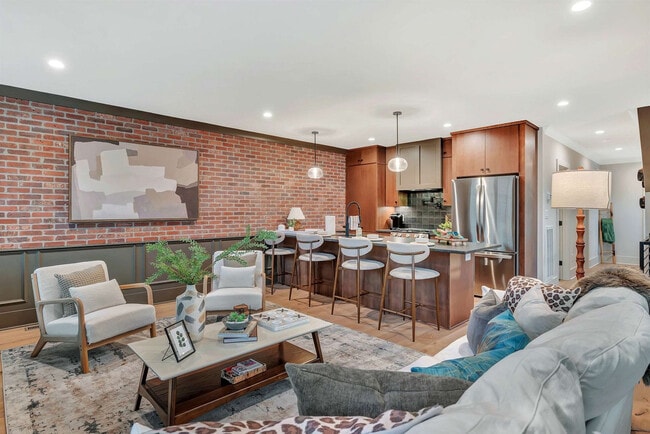 Building Photo - 1701 Portland Ave Unit ID1356272P