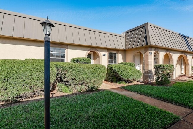 Photo - 4229 Stratford Dr Unit 4229