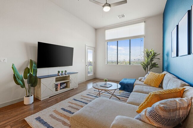 Photo - 711 W Broadway Rd Unit SI ID1366975P