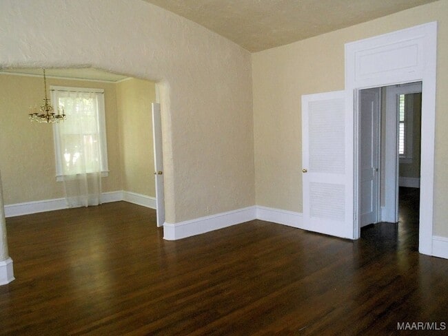 Photo - 1458 Watson St