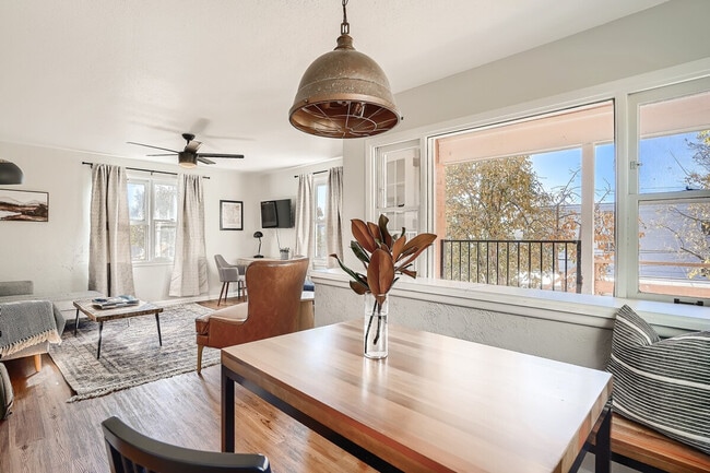 Building Photo - 601 S Pennsylvania St Unit SI ID1026261P