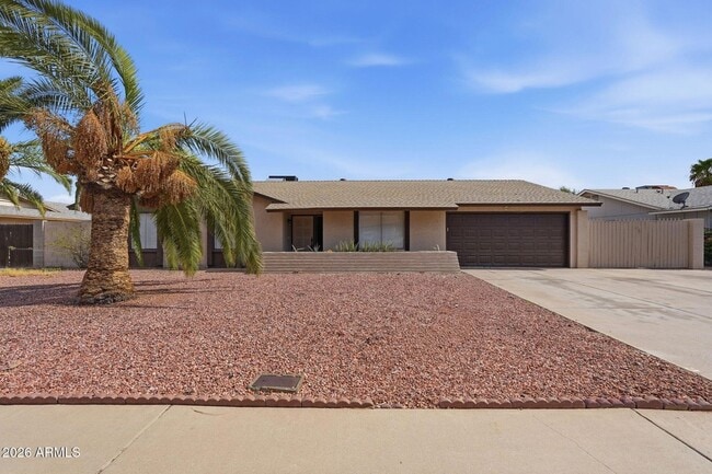 Building Photo - 4731 W Paradise Ln