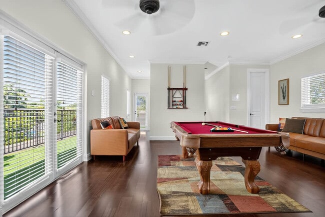 Building Photo - 1705 NE 11th St Unit ID1372360P