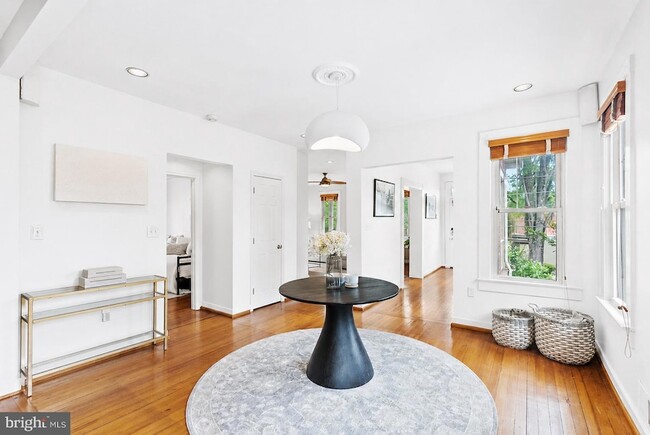 Photo - 5213 Cathedral Ave NW