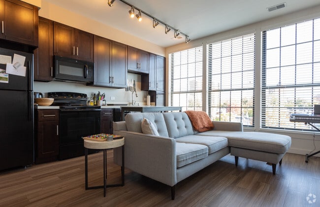 1BR, 1BA - Lorraine - Remington Row