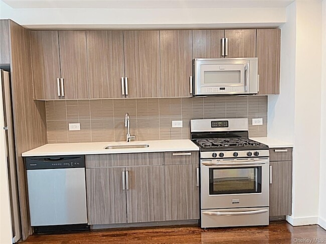 Building Photo - 12-15-15 Broadway Unit 603