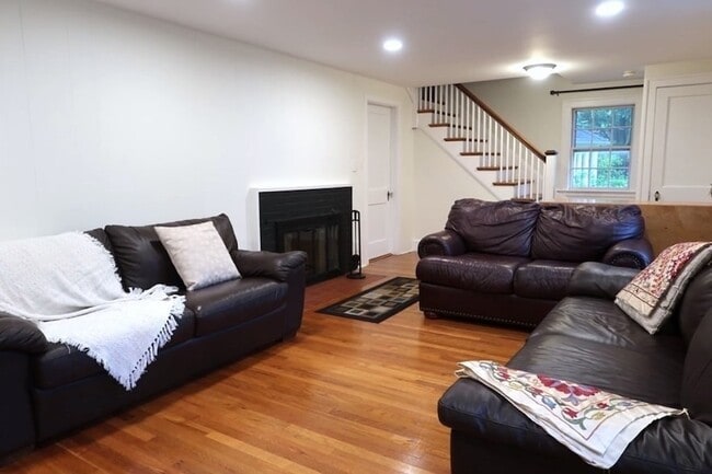 Photo - 14 Gleason Rd