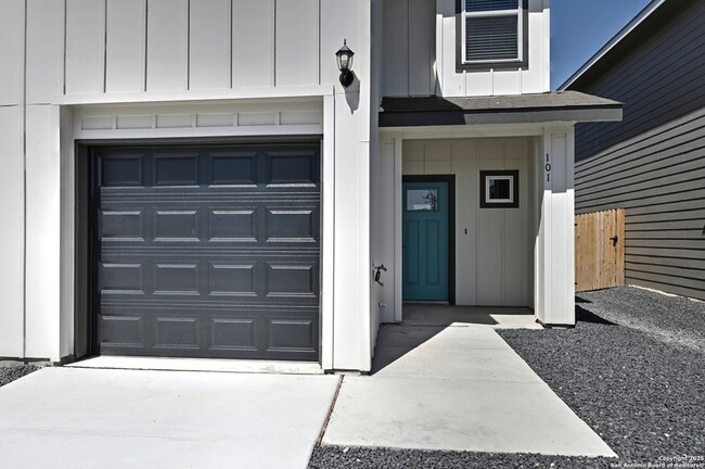 Building Photo - 11323 Clearmine St