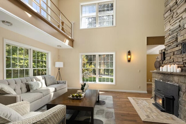 Photo - 338 Clove Rd Unit ID1056821P