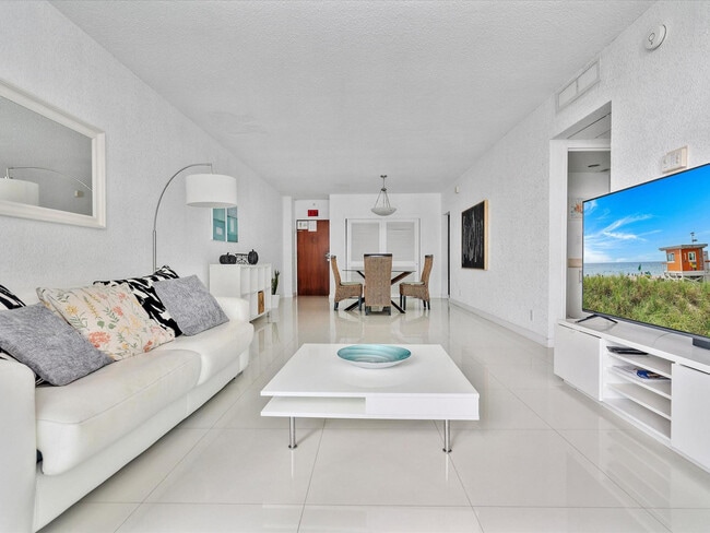 Building Photo - 4001 S Ocean Dr Unit FL11-ID1049794P