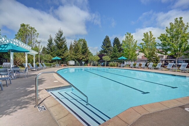 Building Photo - Bell Rohnert Park