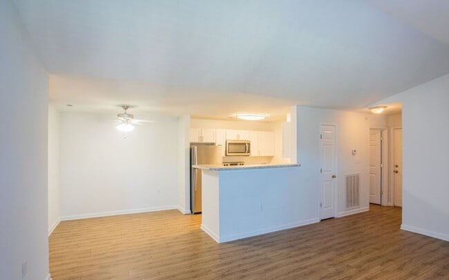 Photo - Belmont Landing Apartments