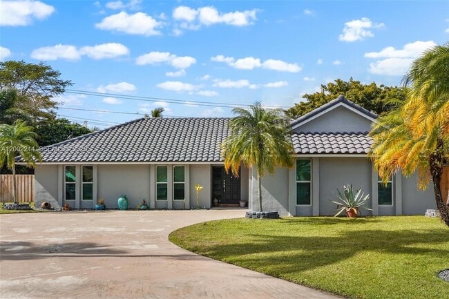 Building Photo - 6975 Bianchini Cir