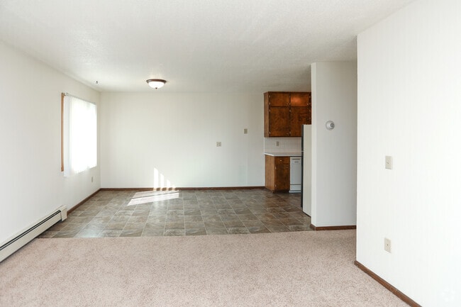 2BR, 1BA - 875SF - Bison Arms Apartments