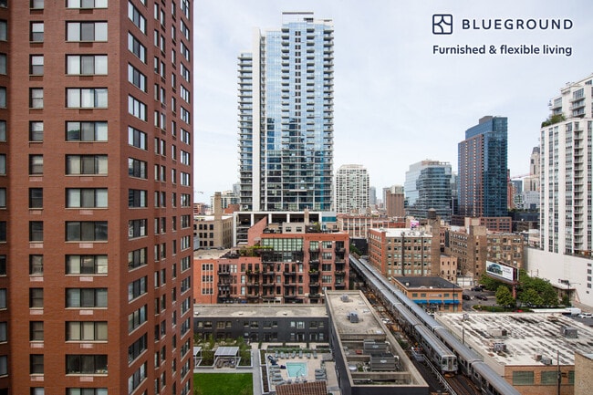 Photo - 311 W Illinois St Unit GO FL11-ID119