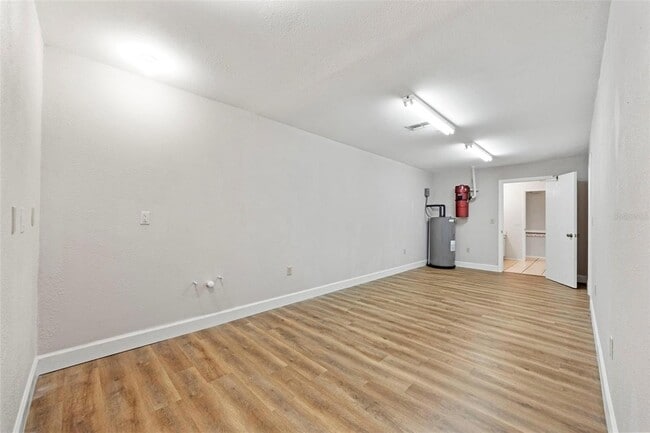 Photo - 8006 Oak Dr