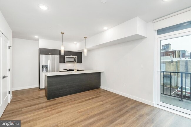 Building Photo - 1102 Germantown Ave Unit 204