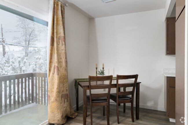 2BR, 1BA - 850SF - Dining Room - Furnished Housing Moscow