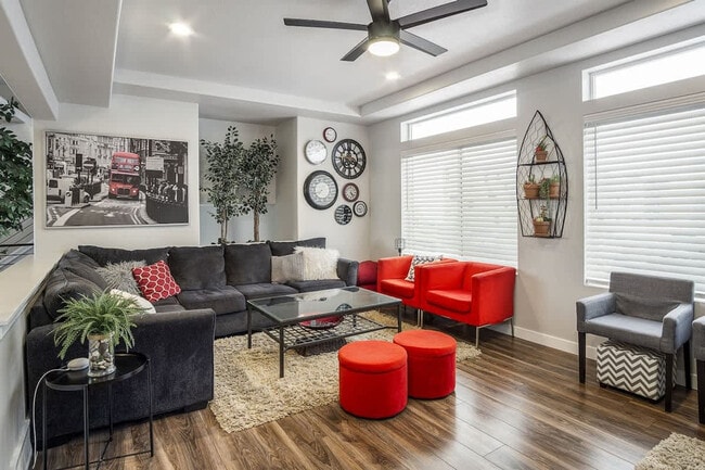 Building Photo - 682 480 S Unit ID1250635P