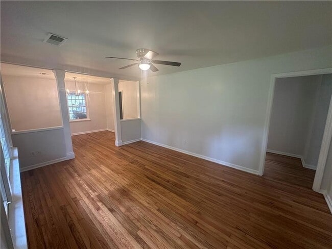 Photo - 349 Laquita Dr SE