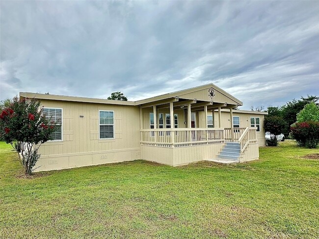 Photo - 831 Country Club Rd