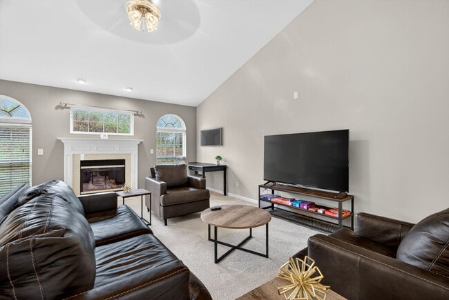 Photo - 27 Crimson Leaf Ct Unit SI ID1511793P