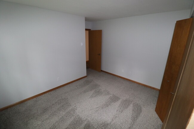 Bedroon 2 - Park Meadow Apartments