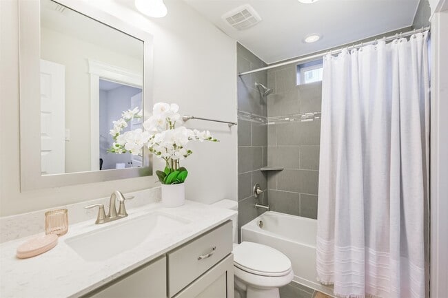 Photo - 809 Leavenworth Ave