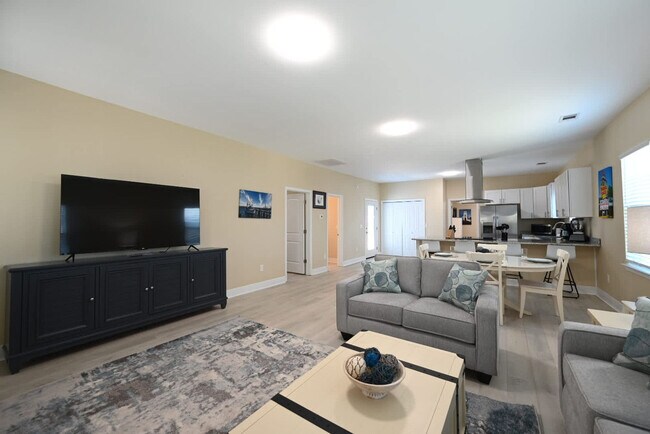 Photo - 1047 N 10th Ave Unit SI ID1585620P