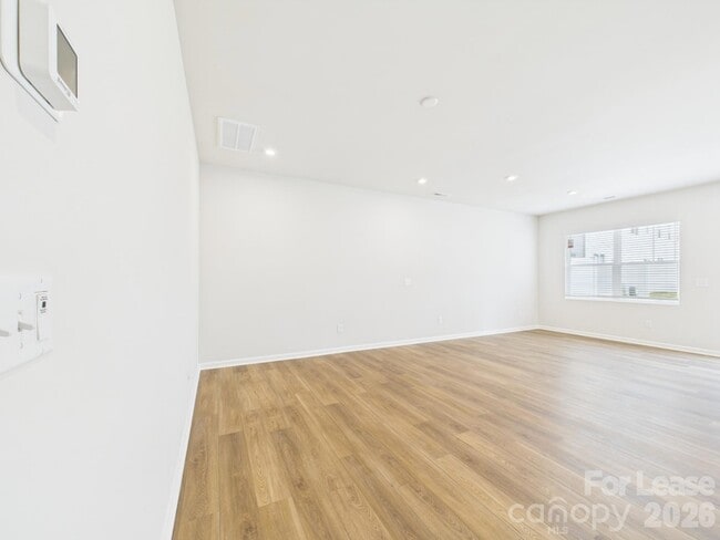 Photo - 3022 Hutton Gdns Ln