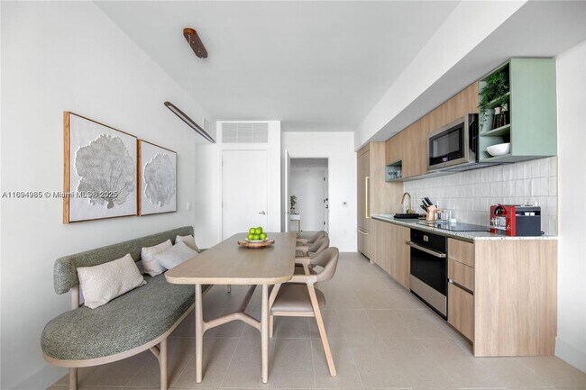 Photo - 159 NE 6th St Unit 2916