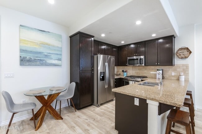 Building Photo - 327 Newbury Vista Ln