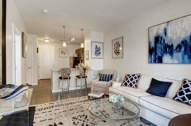 Building Photo - The Royal Belmont