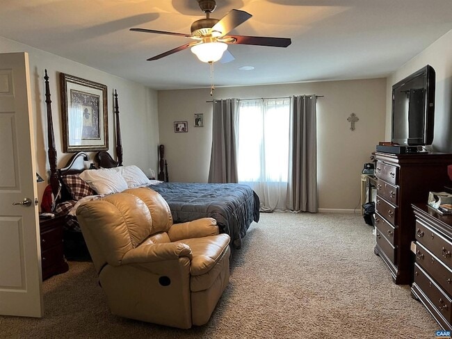 Photo - 73 Larchmont Cir