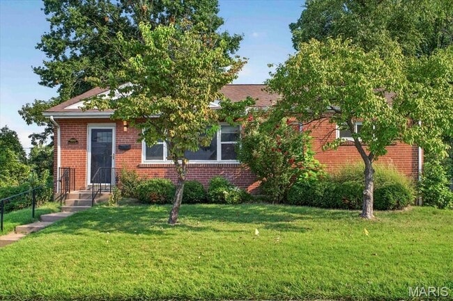 Photo - 8561 Everett Ave