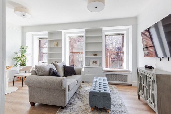 Building Photo - 177 Waverly Pl Unit FL3-ID1058257P