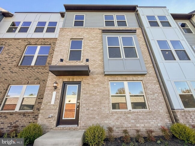 Building Photo - 2176 Glacier Rd