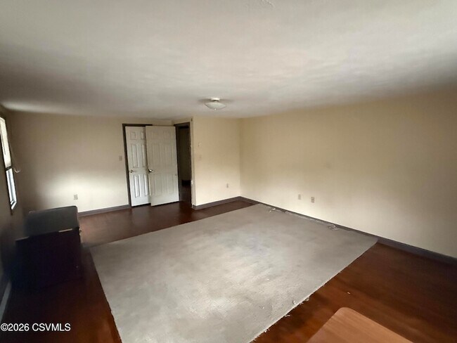 Photo - 540 Monroe St