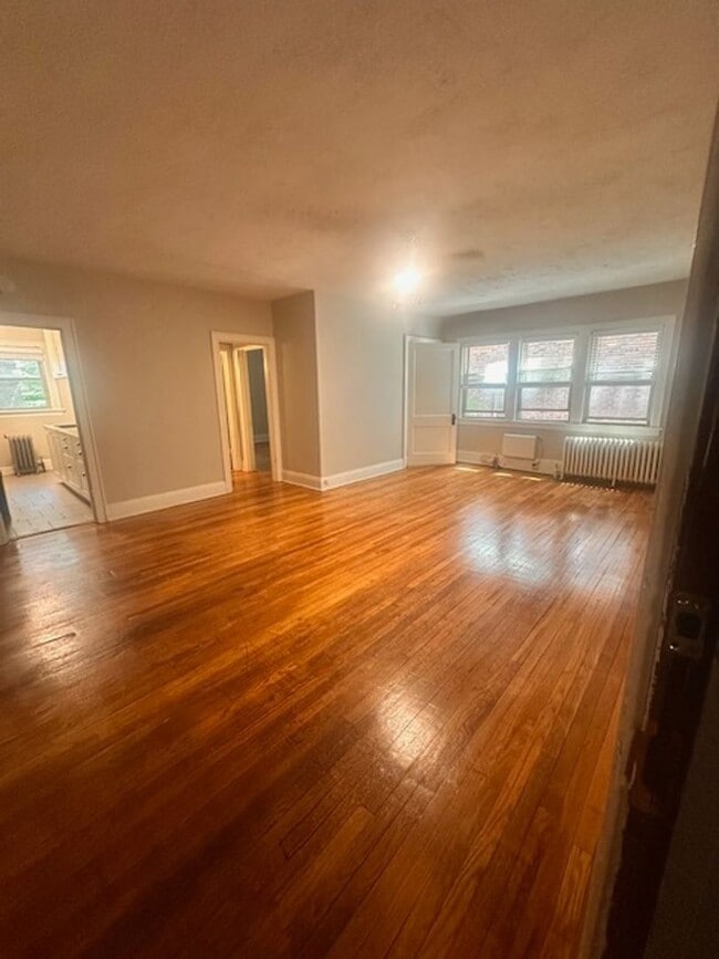 Photo - Hessler Place - 5 minute walk to CWRU
