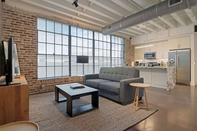 Building Photo - 822 Howard Ave Unit ID1272354P