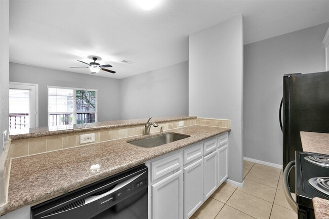 Photo - 164 Binnacle Ct Unit B
