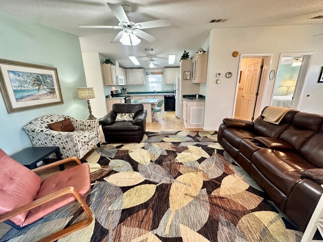 Photo - 564 Nettles Blvd Unit SI ID1537491P