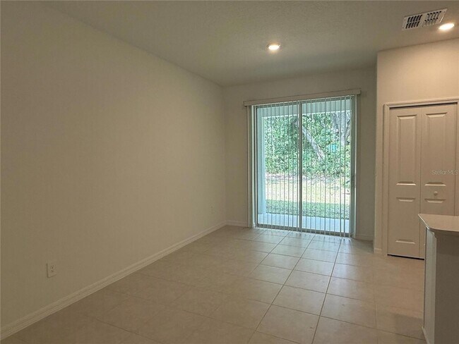 Photo - 10232 Trumpet Honeysuckle Wy