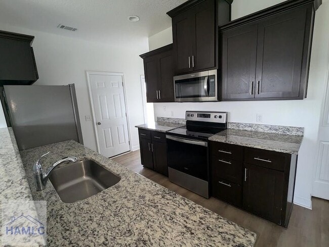 Photo - 110 Nobles Dr NE