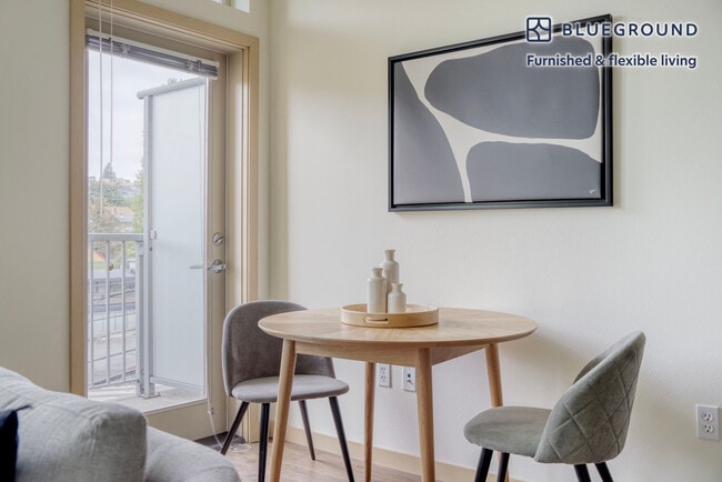 Photo - 3920 Stone Way N Unit FL3-ID639